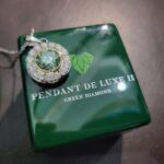 Millionaire Pendant De Luxe II